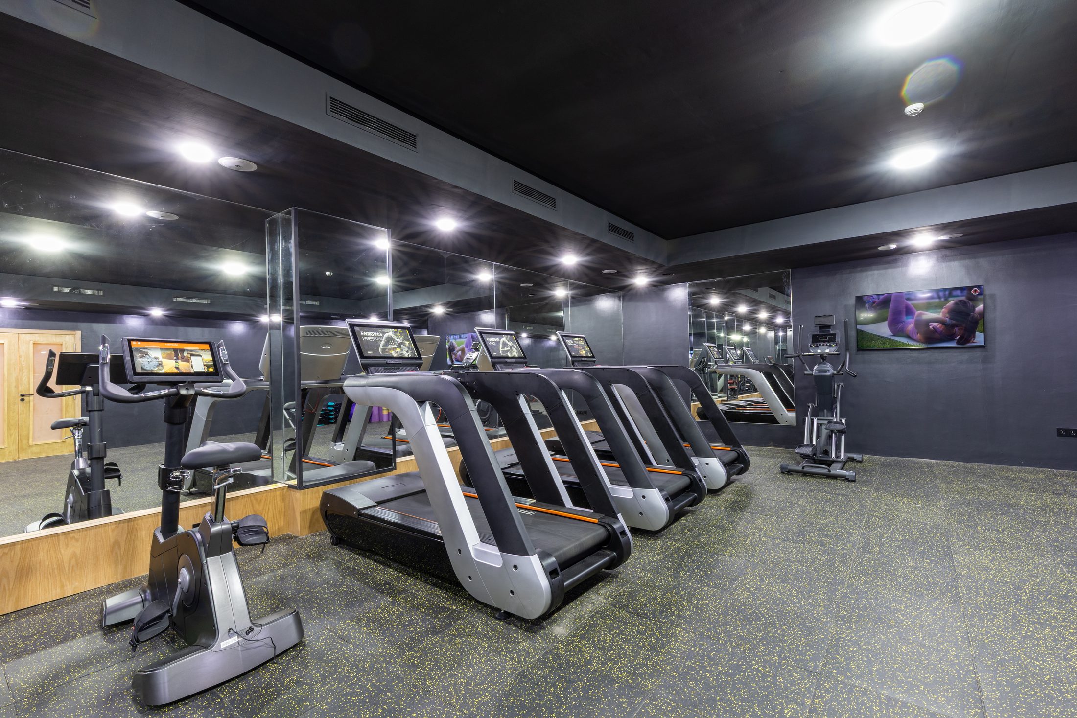 La salle de fitness de l'hôtel, climatisée et équipée
