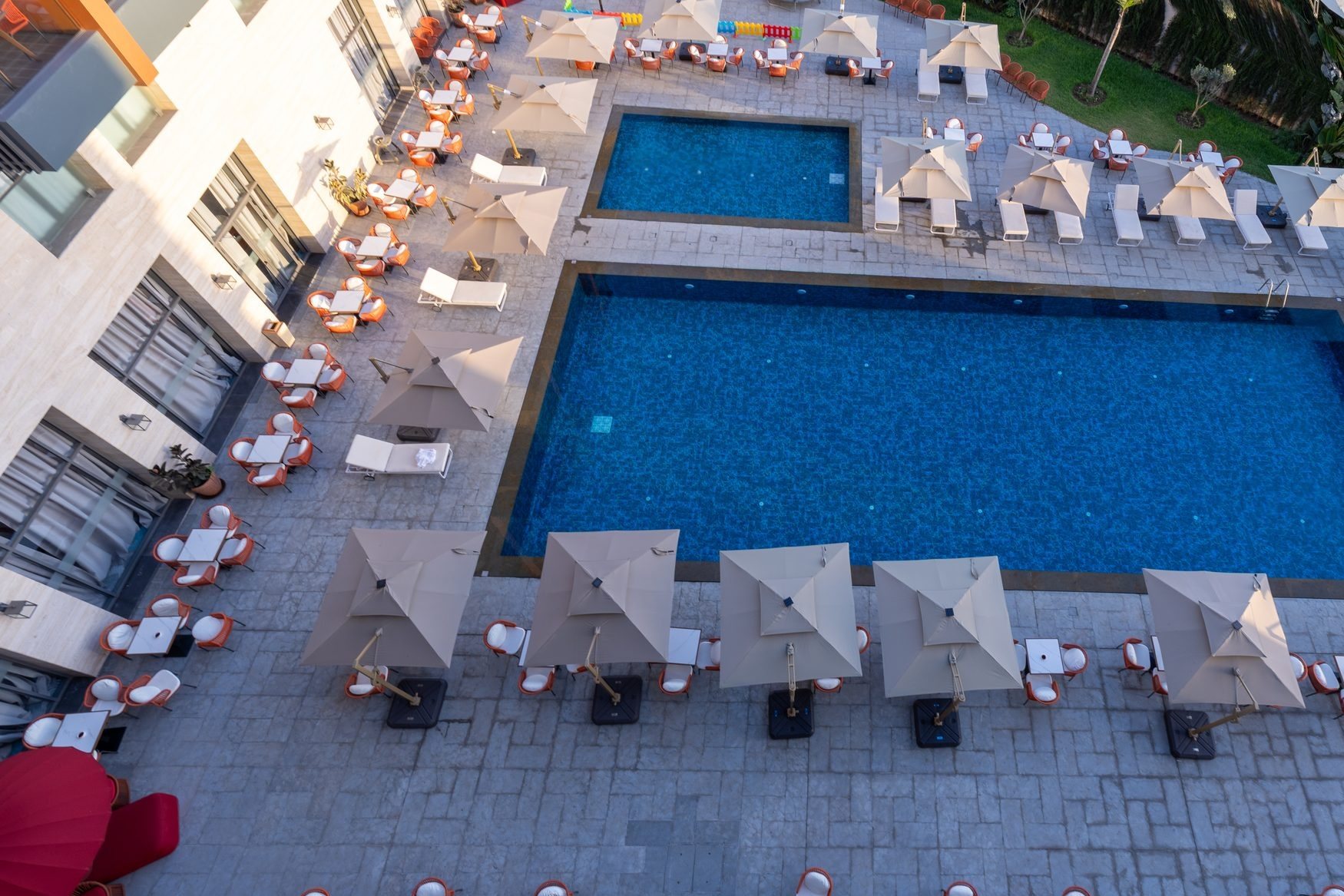 La piscine extérieure de l'hôtel