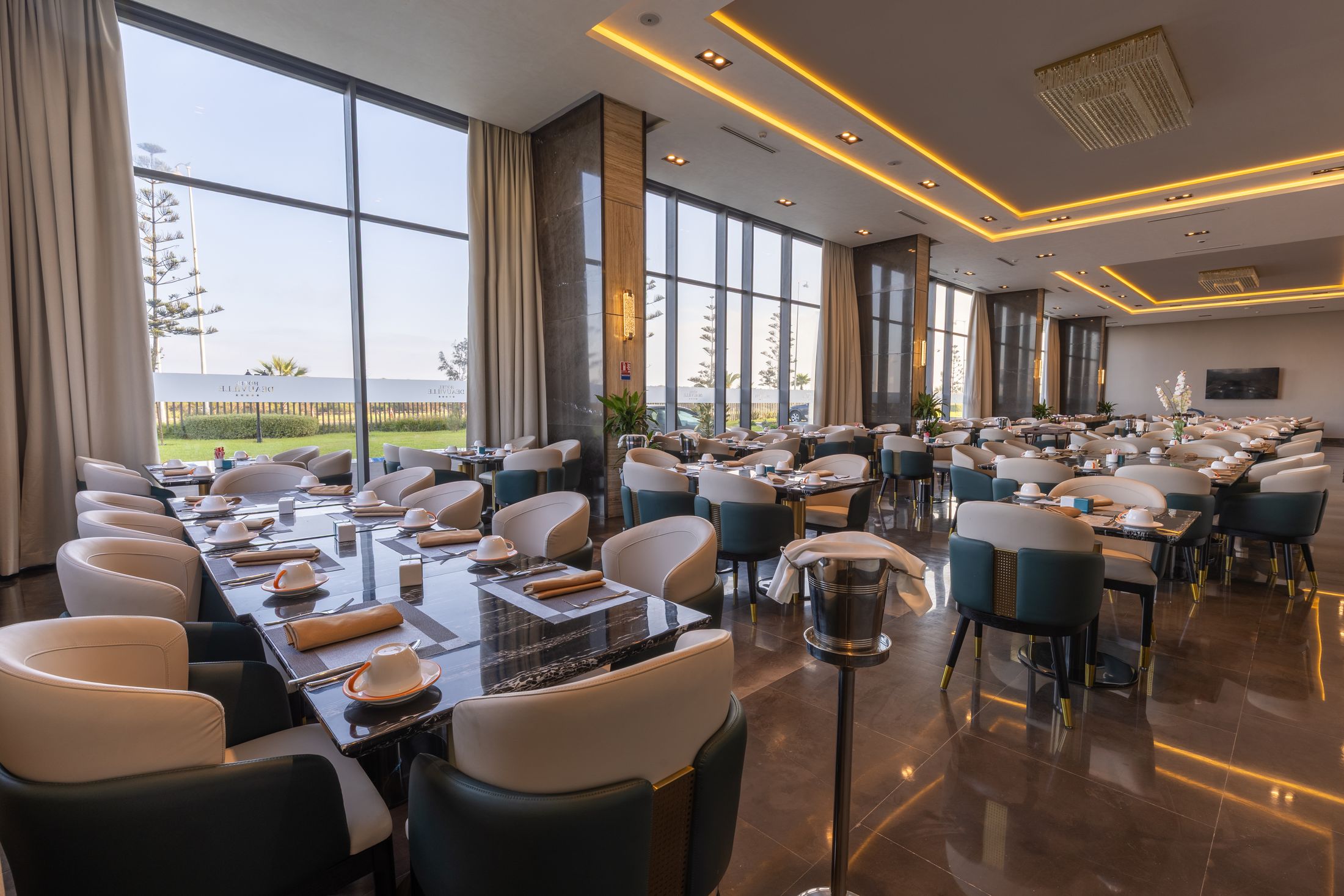 La salle du restaurant Le Méditerranéen